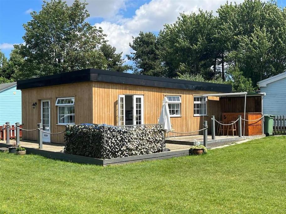 The Chalet By Hip Haus Humberston Exterior foto